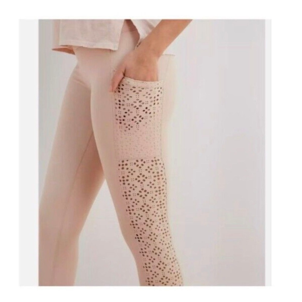 Aerie Chill Play Move Leggings Women M Tan Excellent Eyelet Pocket High Waisted